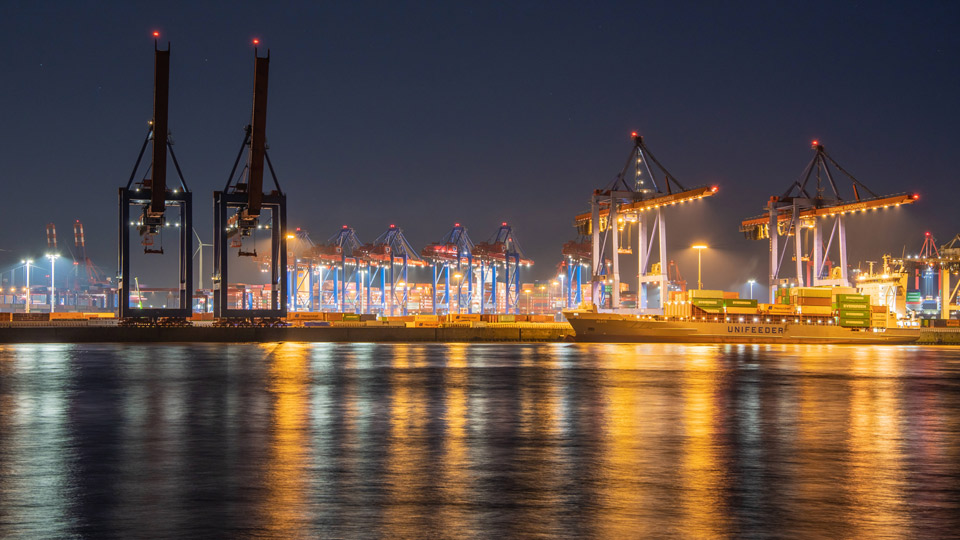 Hafen Hamburg  HOYER feiert 75-jähriges Firmenjubiläum