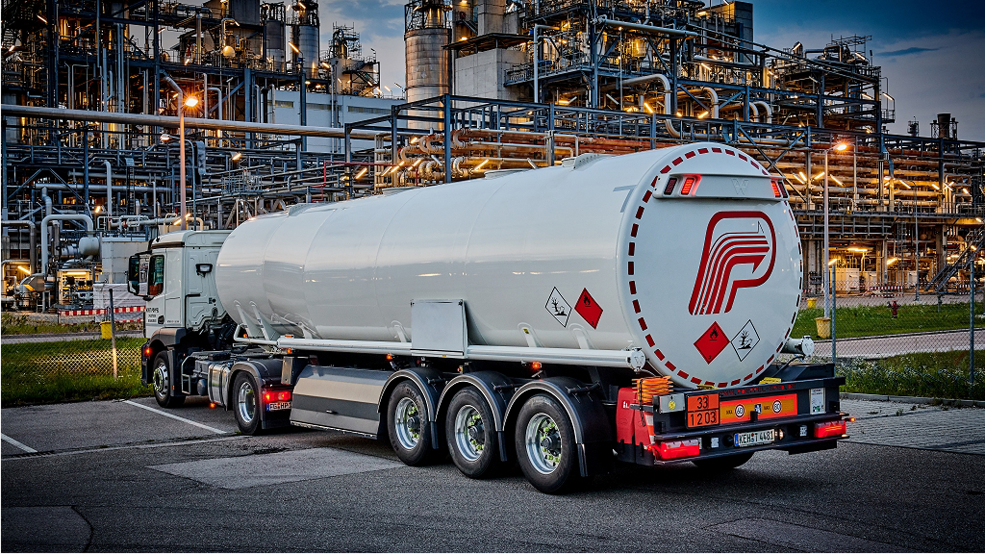 Pöppel findet Nachfolgeregelung für Tankspedition DVZ