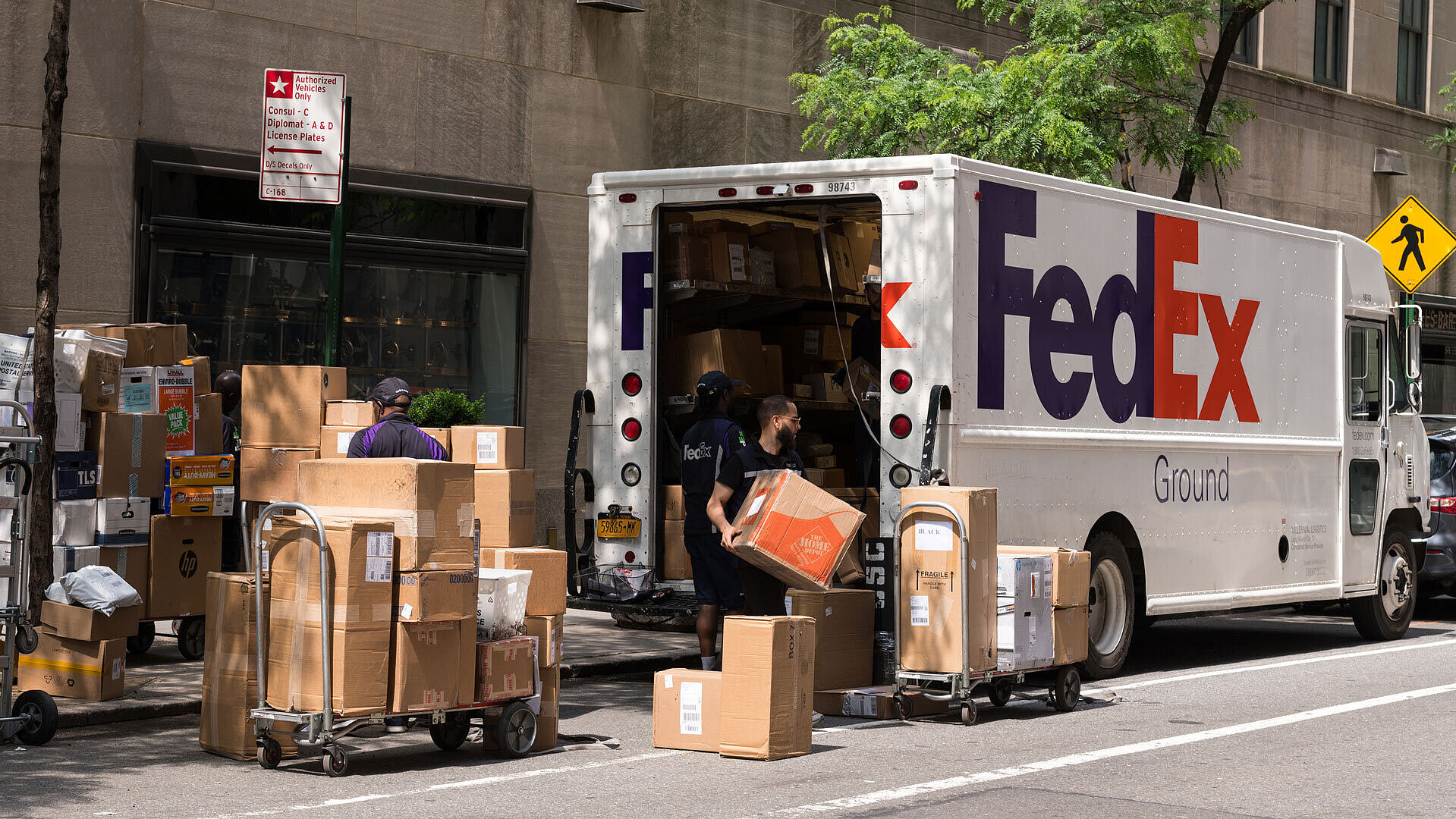 Fedex sparprogramm zeigt wirkung dvz