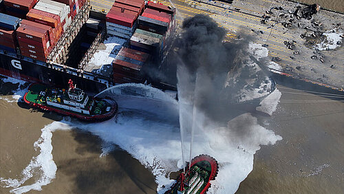 Explosion im Hafen von Ningbo: Akkus mgliche Ursache - DVZ