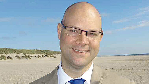 Alexander van den Bosch vertritt die Binnenhäfen in Brüssel - DVZ