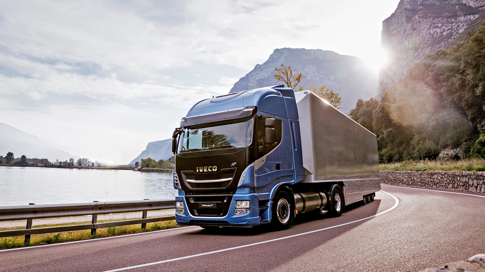 Bis zu 1600 km mit sehr geringen Emissionen schafft der Iveco Stralis NP. (Foto: Iveco)