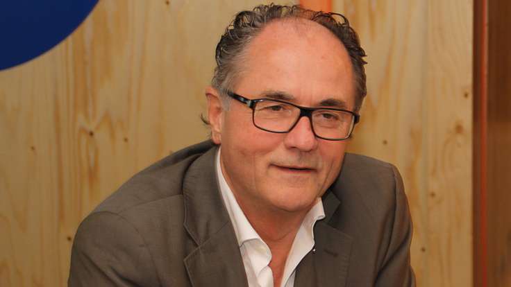 Klaus Hellmann verlässt Geschäftsführung DVZ