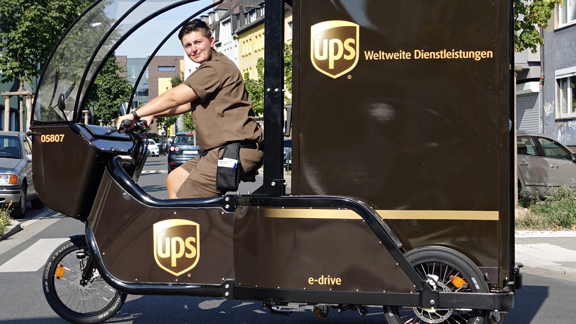 UPS startet Zustellung mit ELastenfahrrad in Karlsruhe DVZ